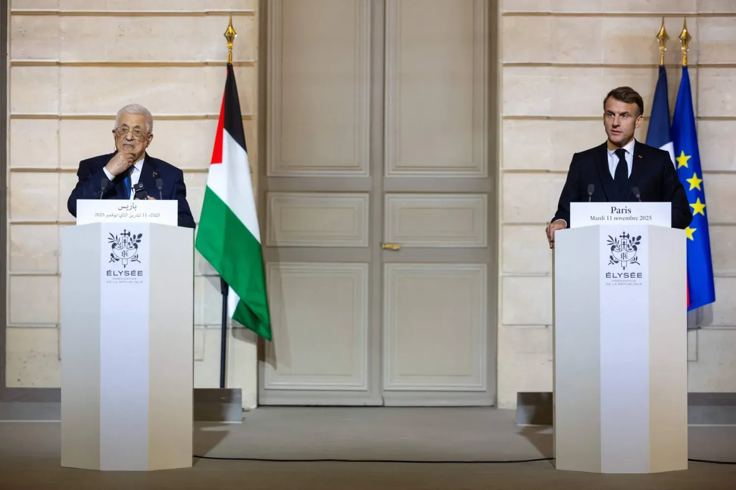 Macron ve Abbas dün Elysee Sarayı'nda ortak basın toplantısı düzenledi (EPA)