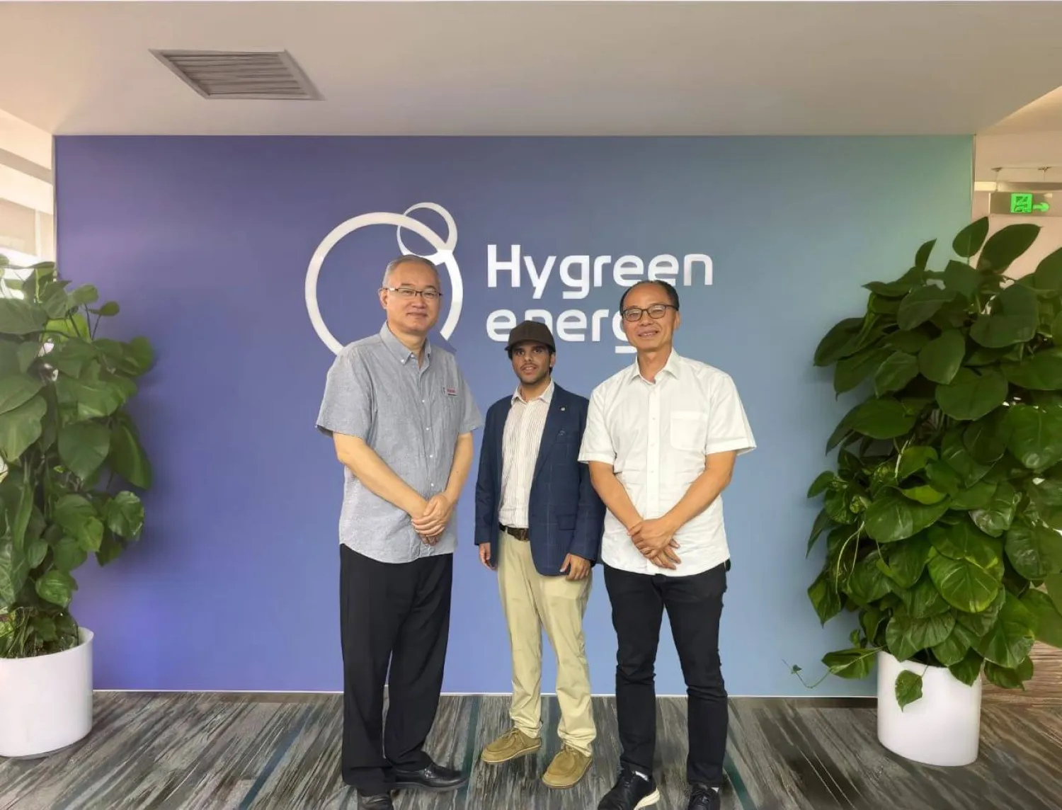 ممثلو الشركات خلال إعلان التأسيس (الشرق الأوسط)