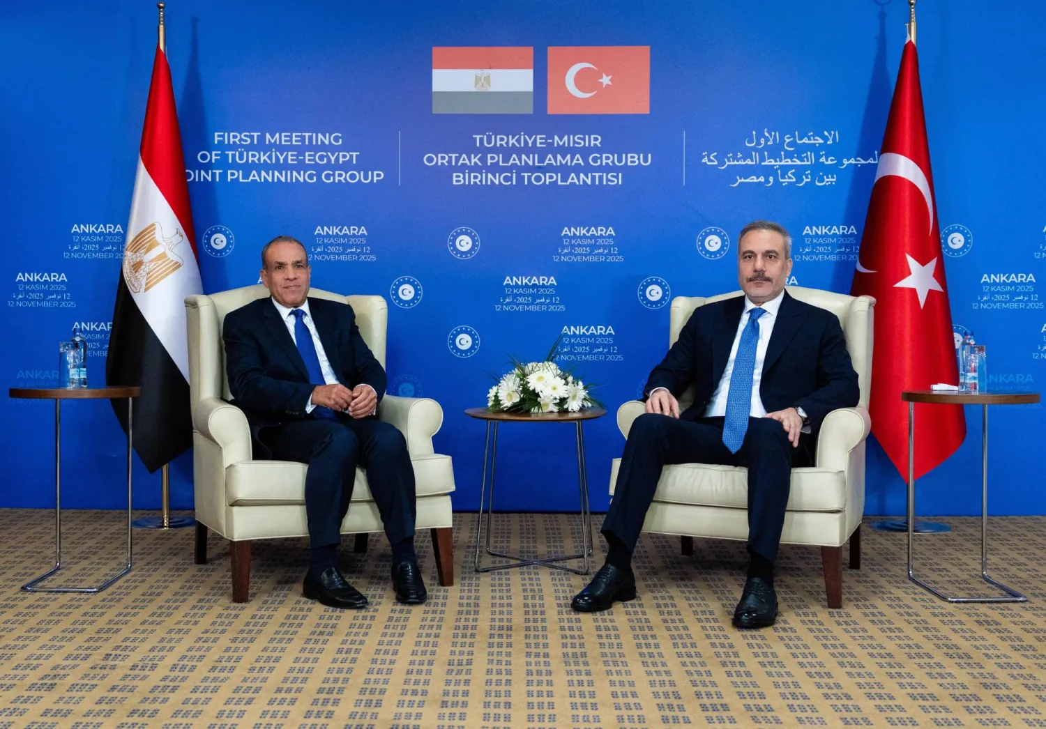 وزير الخارجية المصري بدر عبد العاطي مع نظيره التركي هاكان فيدان في أنقرة (إ.ب.أ)