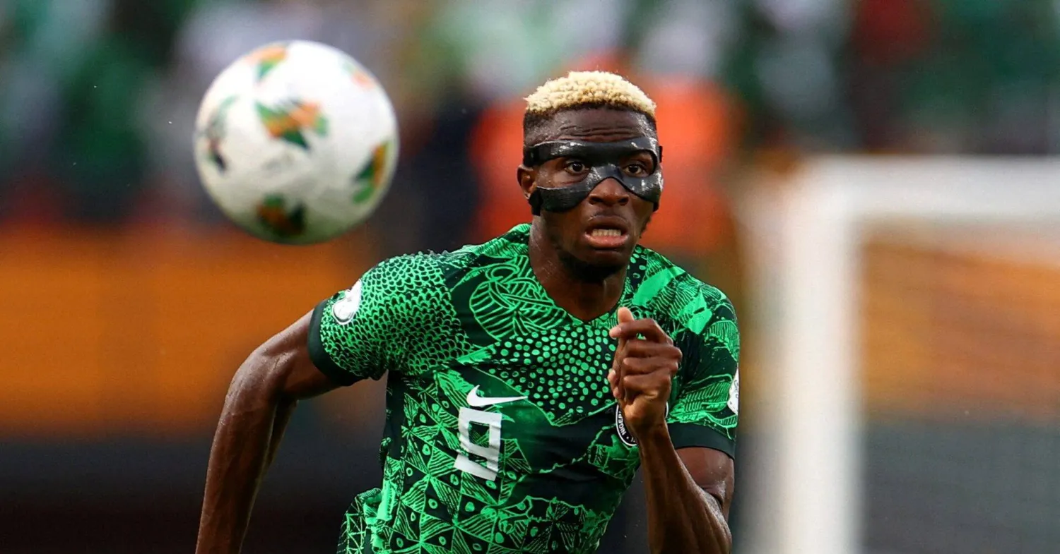 لاعب نيجيريا فيكتور أوسيمهين (رويترز)