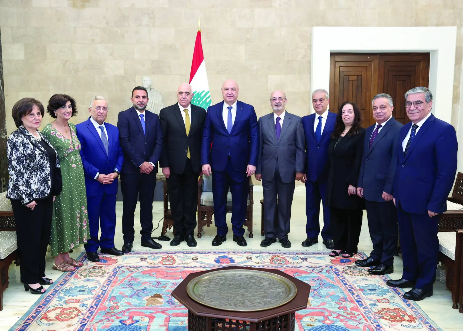 
الرئيس اللبناني مستقبلاً وفد نقابة المحررين (رئاسة الجمهورية)