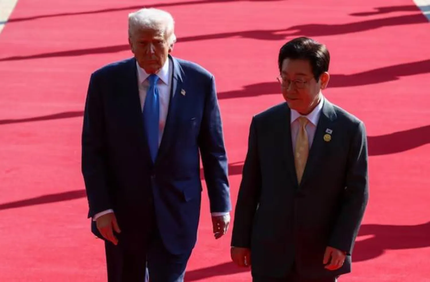 ترمب يلتقي لي جاي ميونغ على هامش قمة «أبيك» في غيونغجو... 29 أكتوبر 2025 (رويترز)