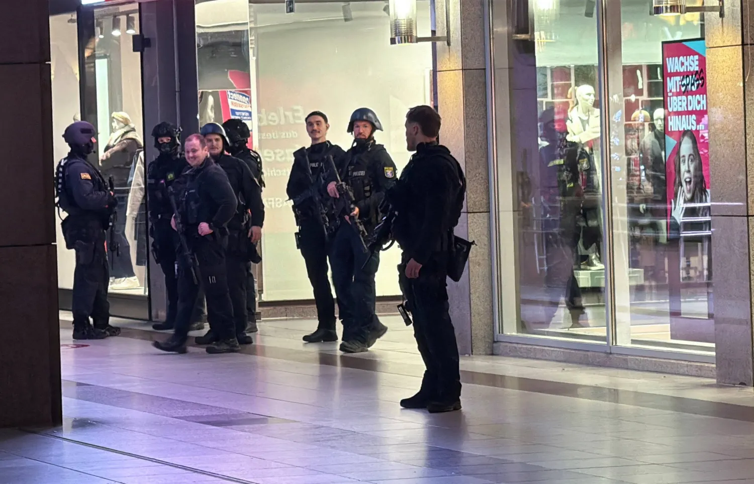 عناصر من الشرطة الألمانية (رويترز)