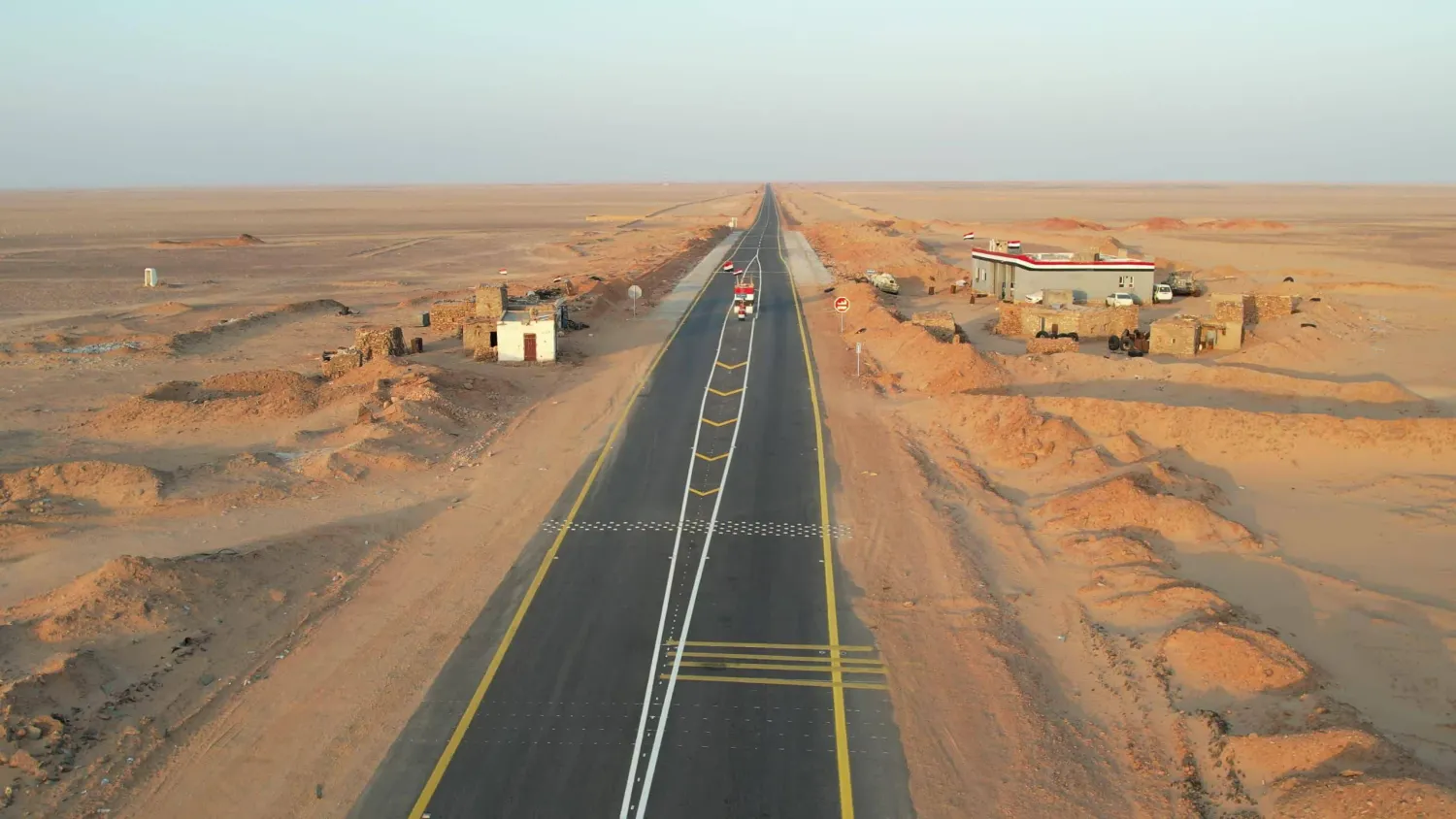بخشی از جاده حیاتی العبر در یمن پس از بازسازی 
