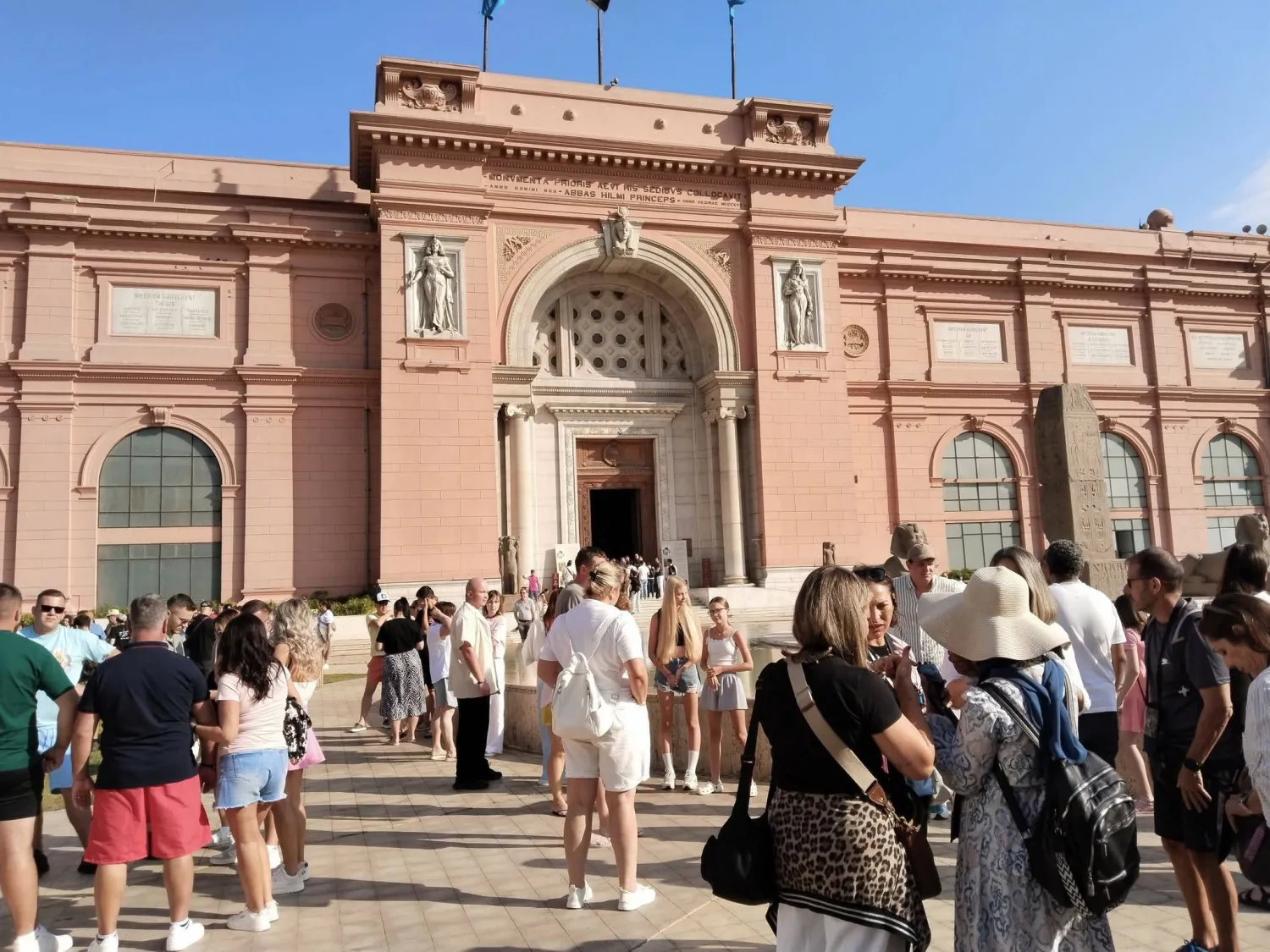 المتحف المصري بالتحرير استقبل ملايين الزوار من حول العالم منذ افتتاحه (المتحف المصري)