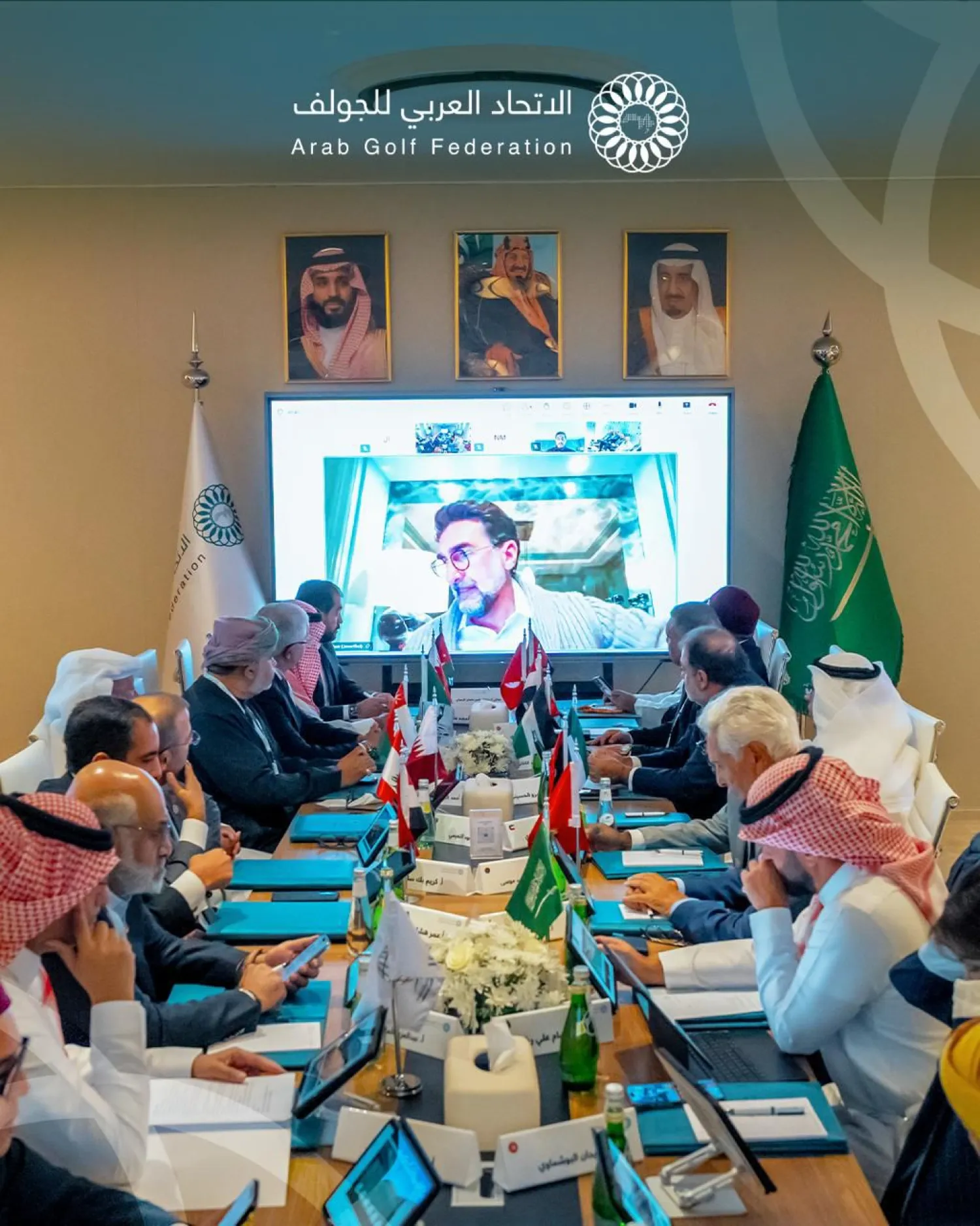 جانب من الاجتماع الذي شهد تزكية الرميان (الشرق الأوسط)