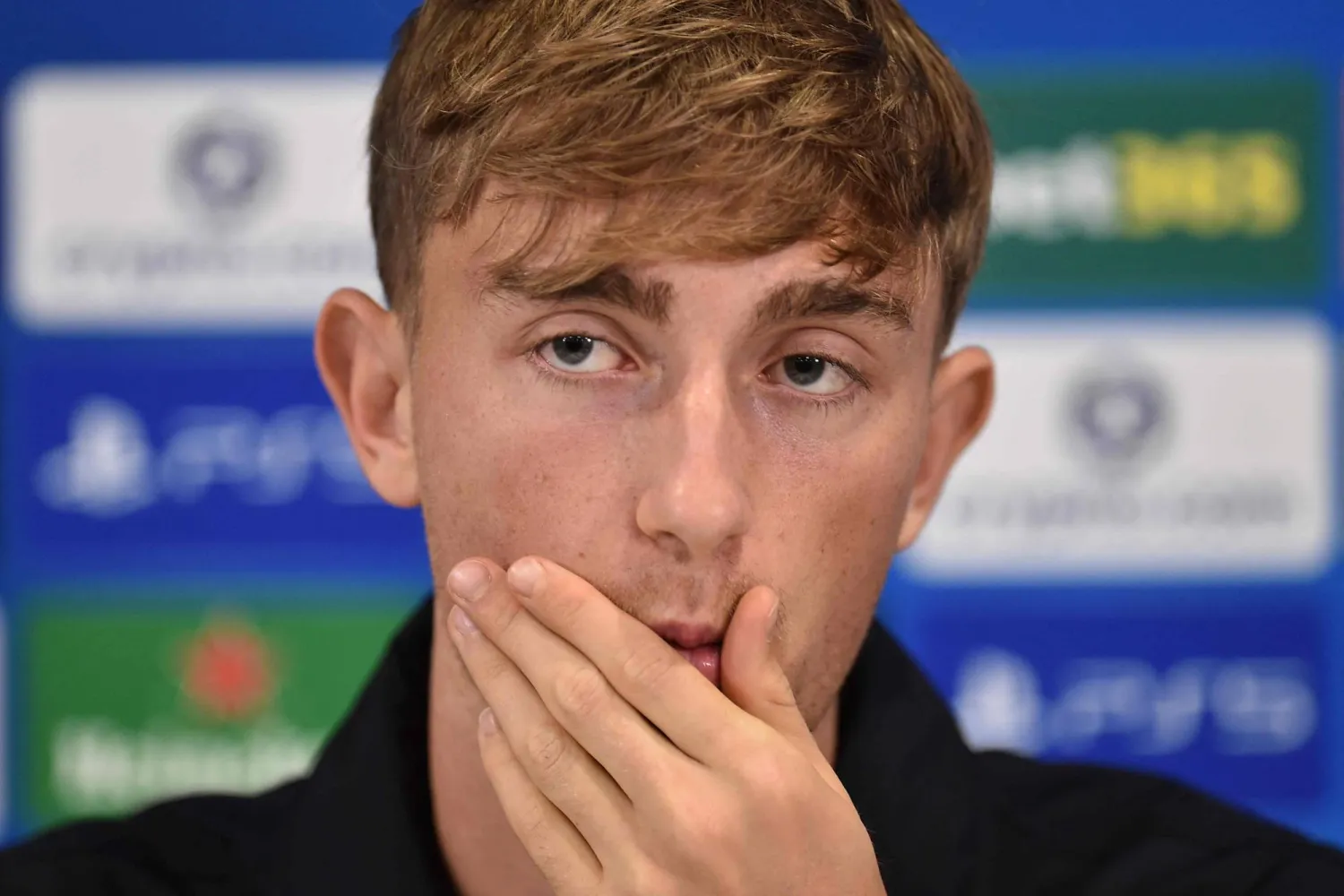 دين هويسن أصيب في معسكر إسبانيا (أ.ف.ب)