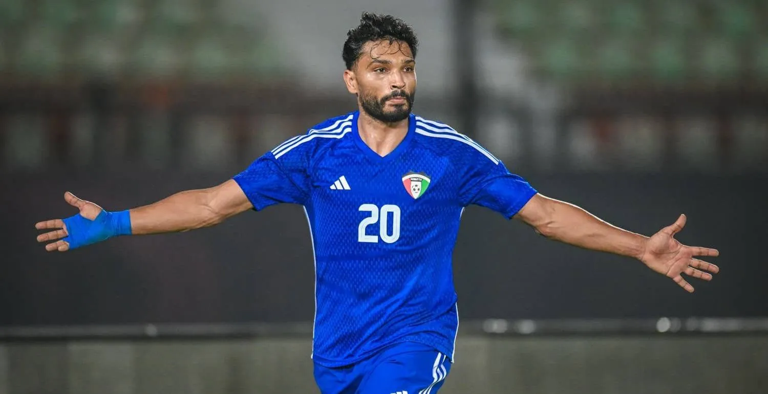 يوسف ناصر محتفلاً بهدفه في تنزانيا (منتخب الكويت)