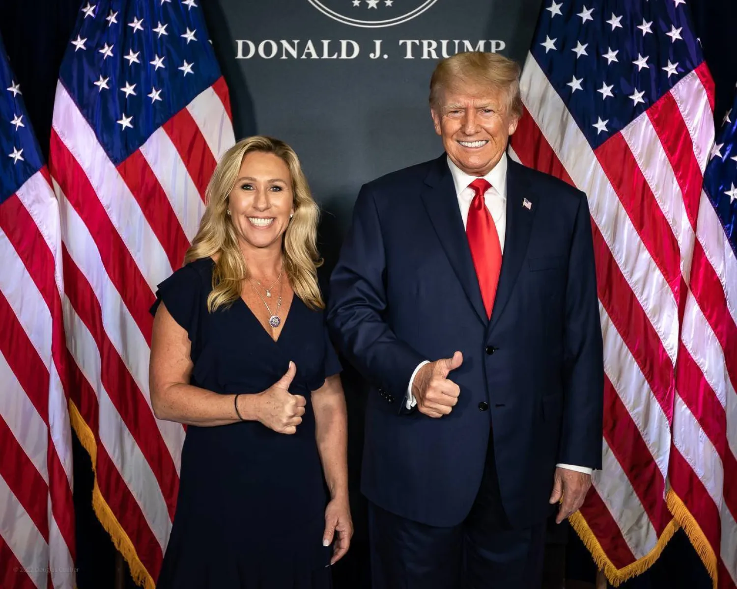 النائبة عن الحزب الجمهوري مارجوري تايلور غرين مع الرئيس الأميركي دونالد ترمب (حساب النائبة الأميركية عبر منصة إكس)