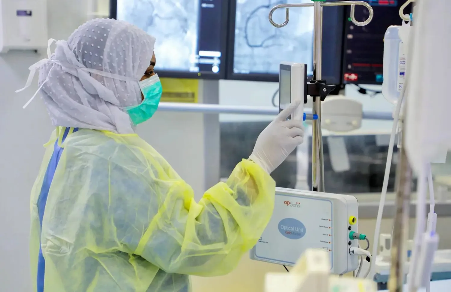 ممرضة تعمل بأحد أقسام مستشفى في السعودية (واس)