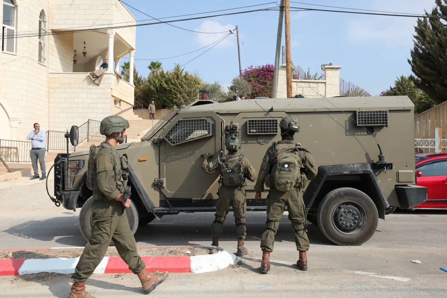 Batı Şeria'daki İsrail güçleri (DPA)