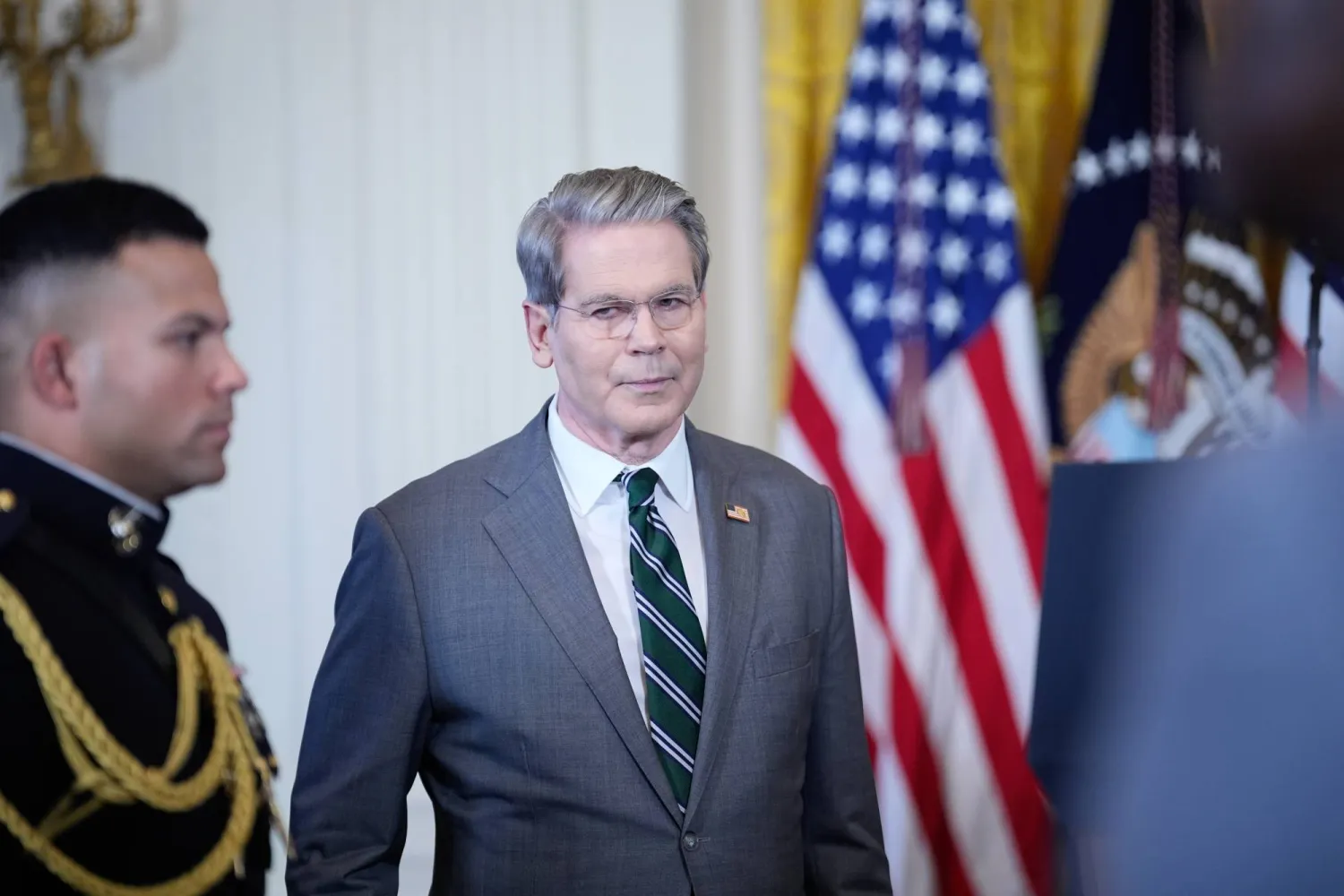 بيسنت يحضر حفل توقيع الأمر التنفيذي «تعزيز المستقبل» الذي تدعمه السيدة الأولى في البيت الأبيض (إ.ب.أ)