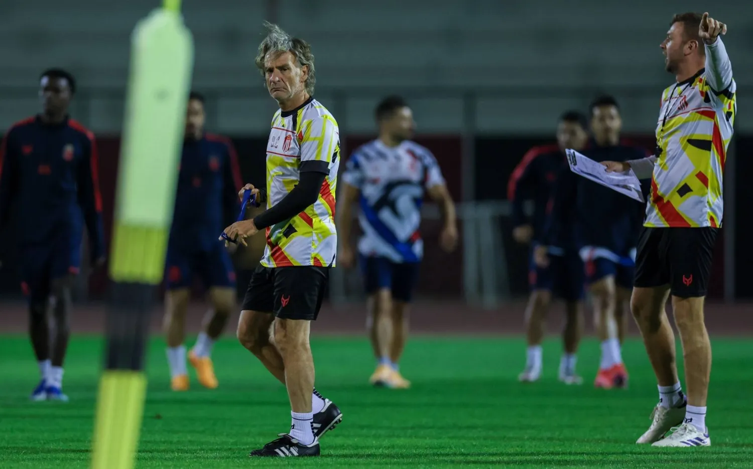 الأوروغوياني دانيال كارينيو في أولى حصصه التدريبية مع الفريق (نادي الرياض) 