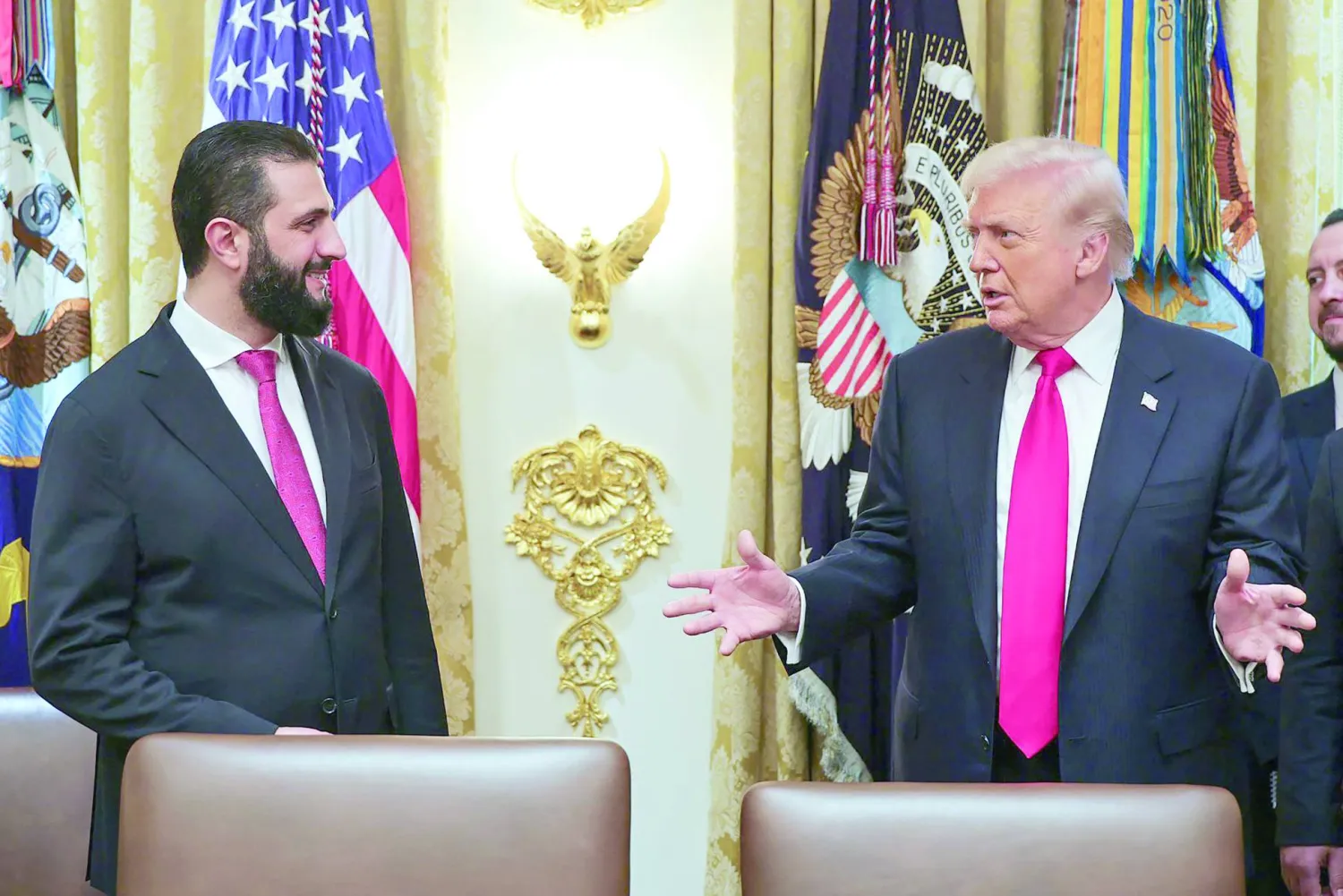 ترمب والشرع بالبيت الأبيض في 10 نوفمبر 2025 (أ.ف.ب)