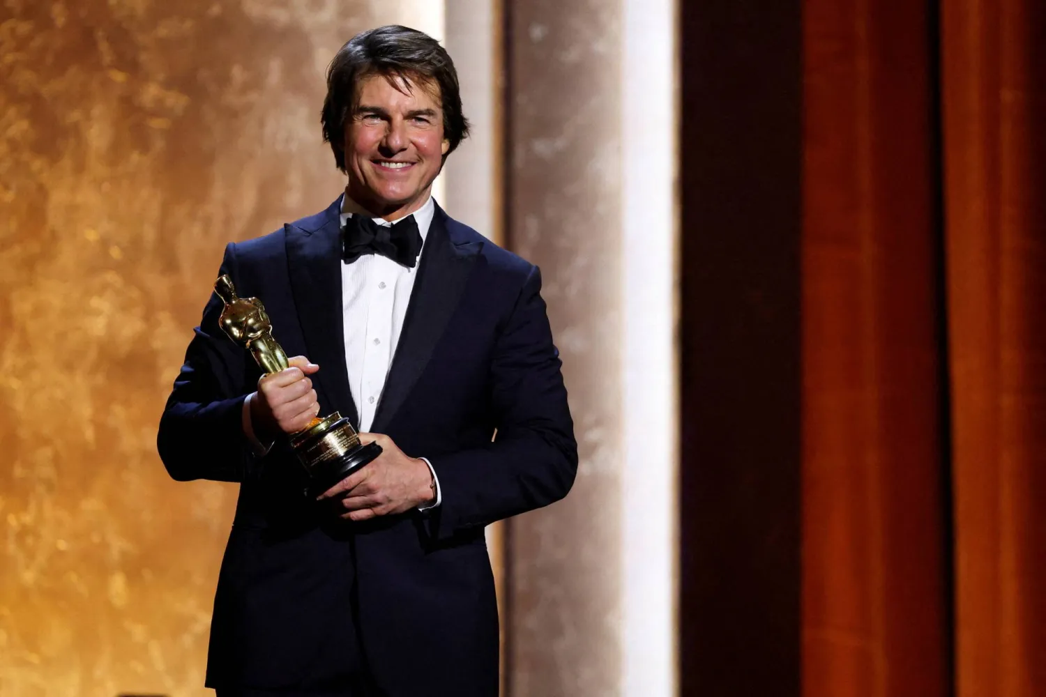 Tom Cruise poses with his honorary Oscar during the Academy of Motion Picture Arts and Sciences 16th Governors Awards in Los Angeles, California, US, November 16, 2025. REUTERS/Mario Anzuoni