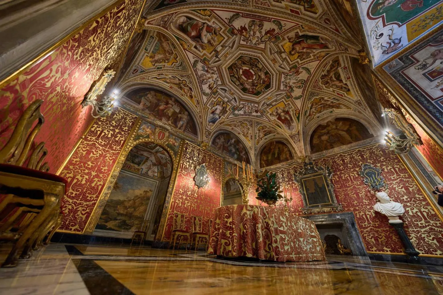 منظر لشقق الأمير في قصر كولونا في روما (أ.ب) 