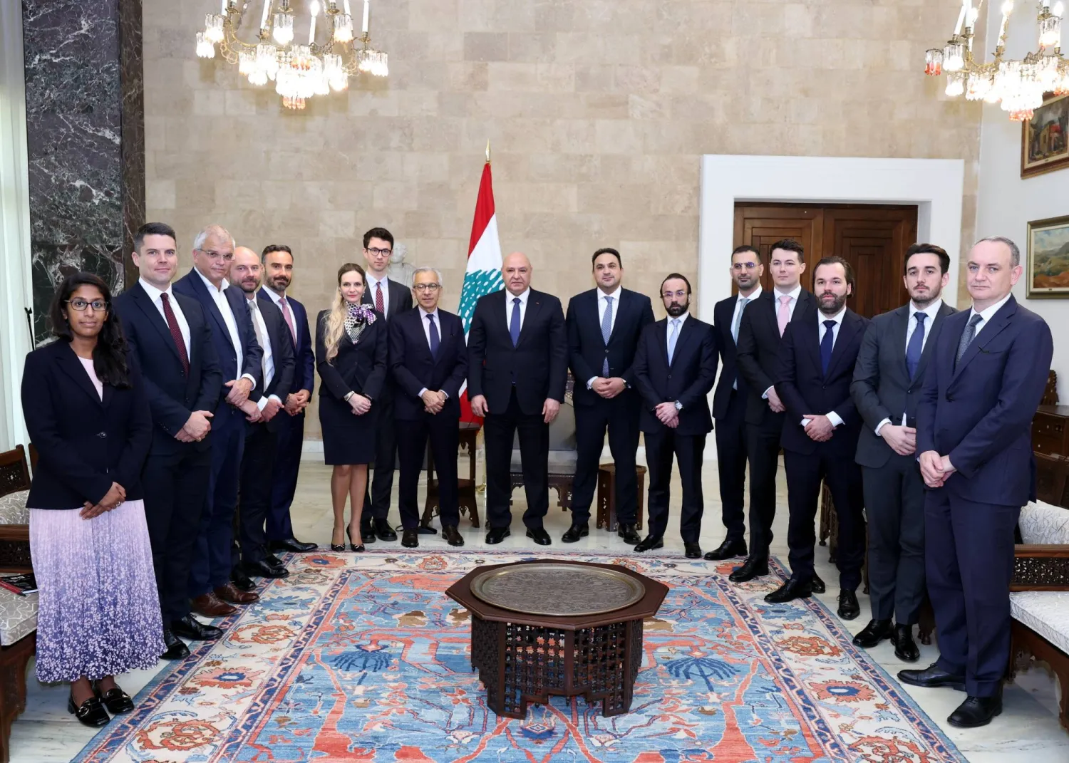 عون مستقبلاً وفد شركة «مورغان ستانلي» (الرئاسة اللبنانية)