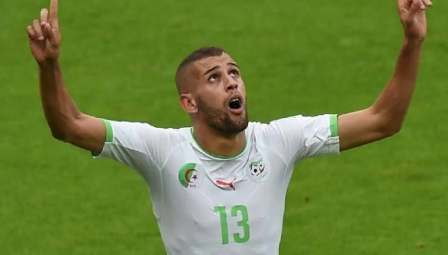 المهاجم الجزائري المخضرم إسلام سليماني (منتخب الجزائر)