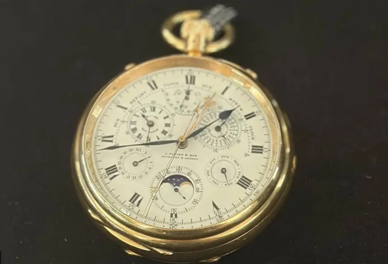 ساعة عمرها 117 عاماً تُذهل المزاد (فيليبس)