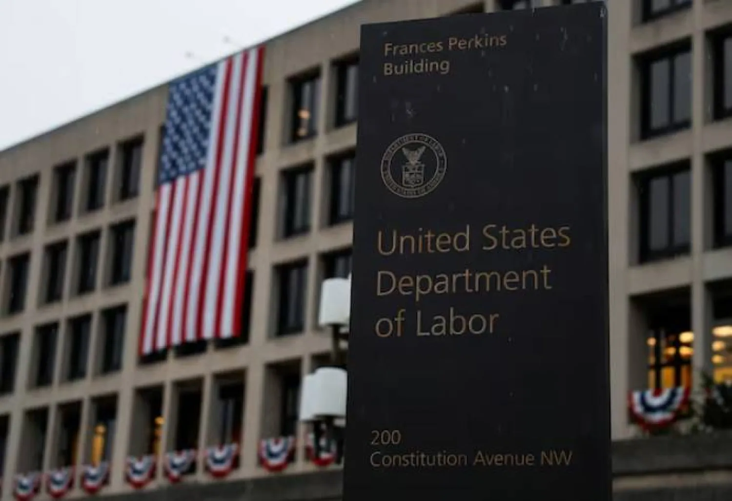 مقر وزارة العمل الأميركية في واشنطن (رويترز)