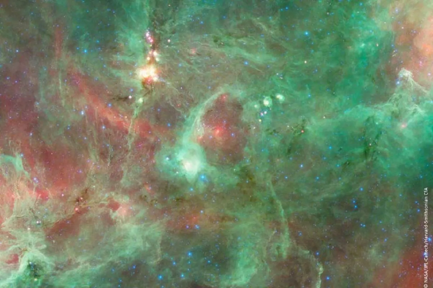 الحلقة المضيئة التي تشبه الخاتم هي بقايا فقاعة كونية نشأت بفعل إشعاع ورياح نجم ضخم (جامعة كولن)