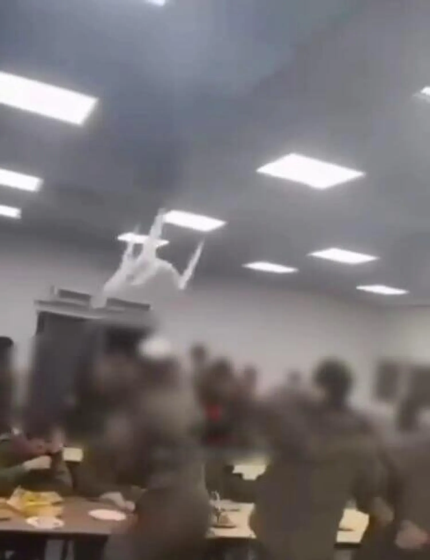 لقطة من الفيديو المتداول والذي نشره موقع «واي نت» للواقعة