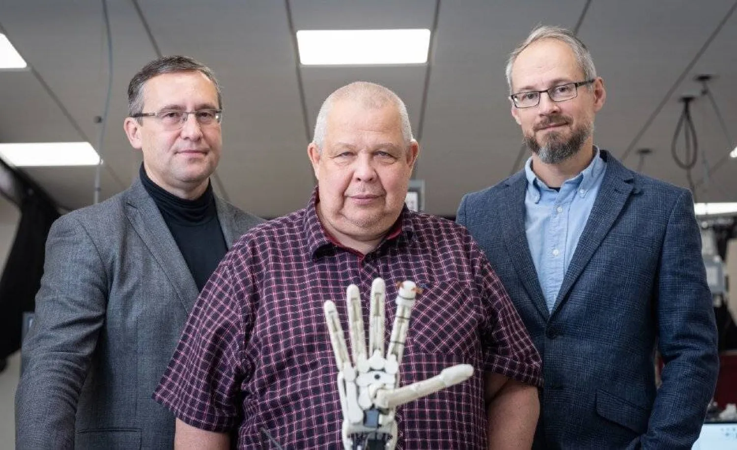 عدد من أفراد الفريق البحثي (جامعة لوبورو)