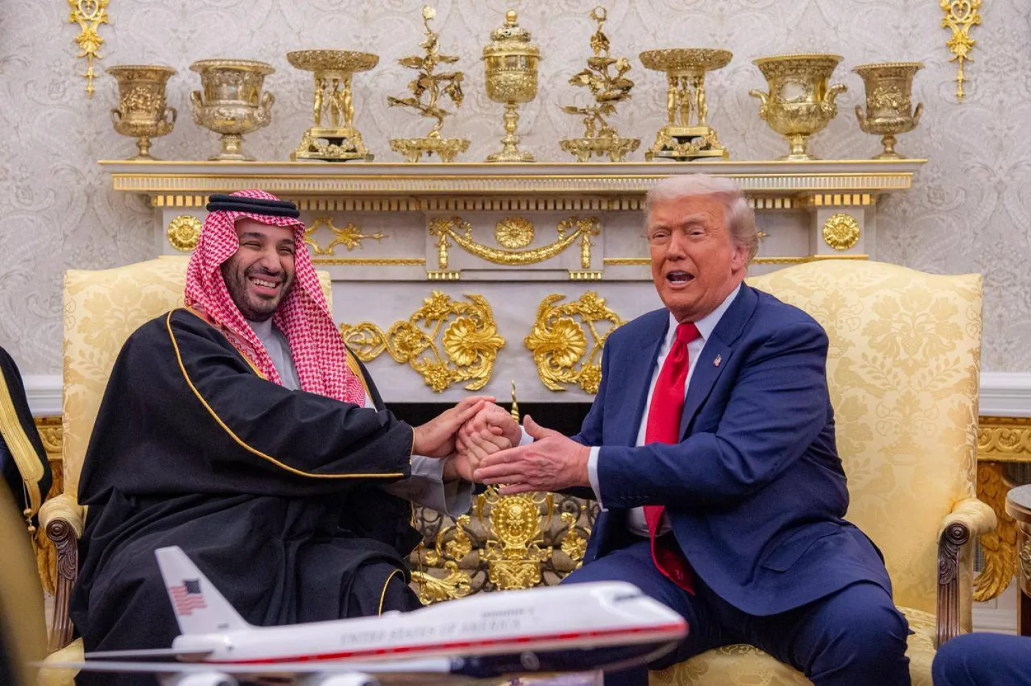 الأمير محمد بن سلمان والرئيس دونالد ترمب خلال لقائهما في المكتب البيضاوي بالبيت الأبيض الثلاثاء (واس)