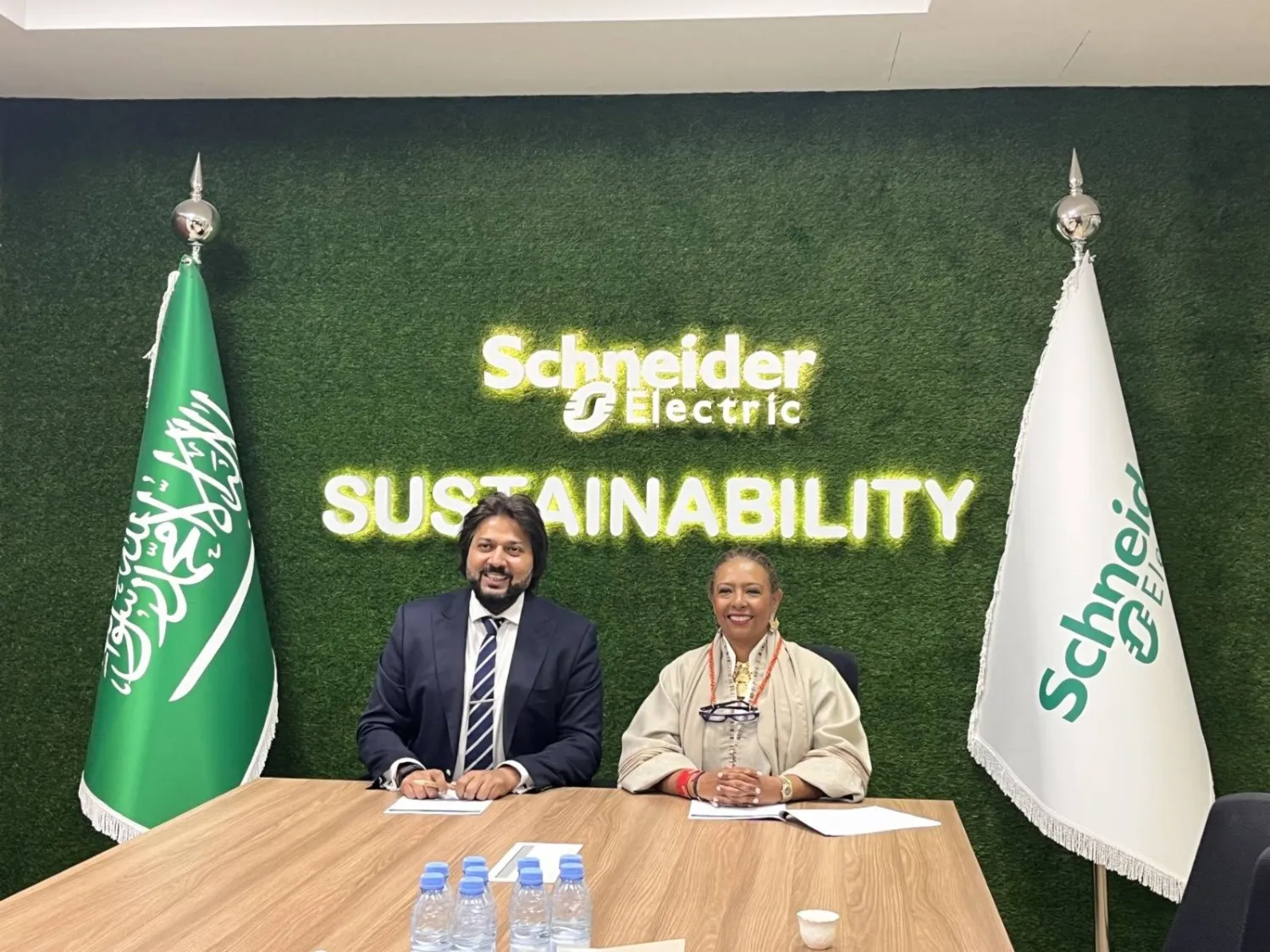 «شنايدر إلكتريك» و«السعفة» تتحالفان لدعم الاستدامة والحوكمة (الشرق الأوسط)