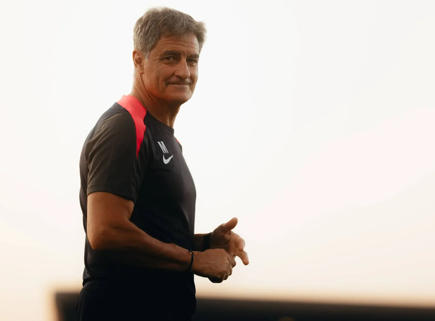 غونزاليس لا يرى مشكلة في عودة اللاعبين إلى الخبر ثم السفر مجدداً إلى جدة (موقع النادي)