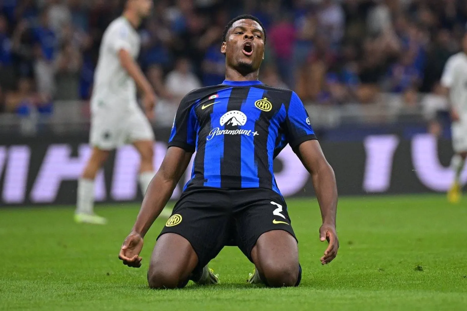 دومفريس من أهم الوجوه الغائبة عن الديربي (الشرق الأوسط)