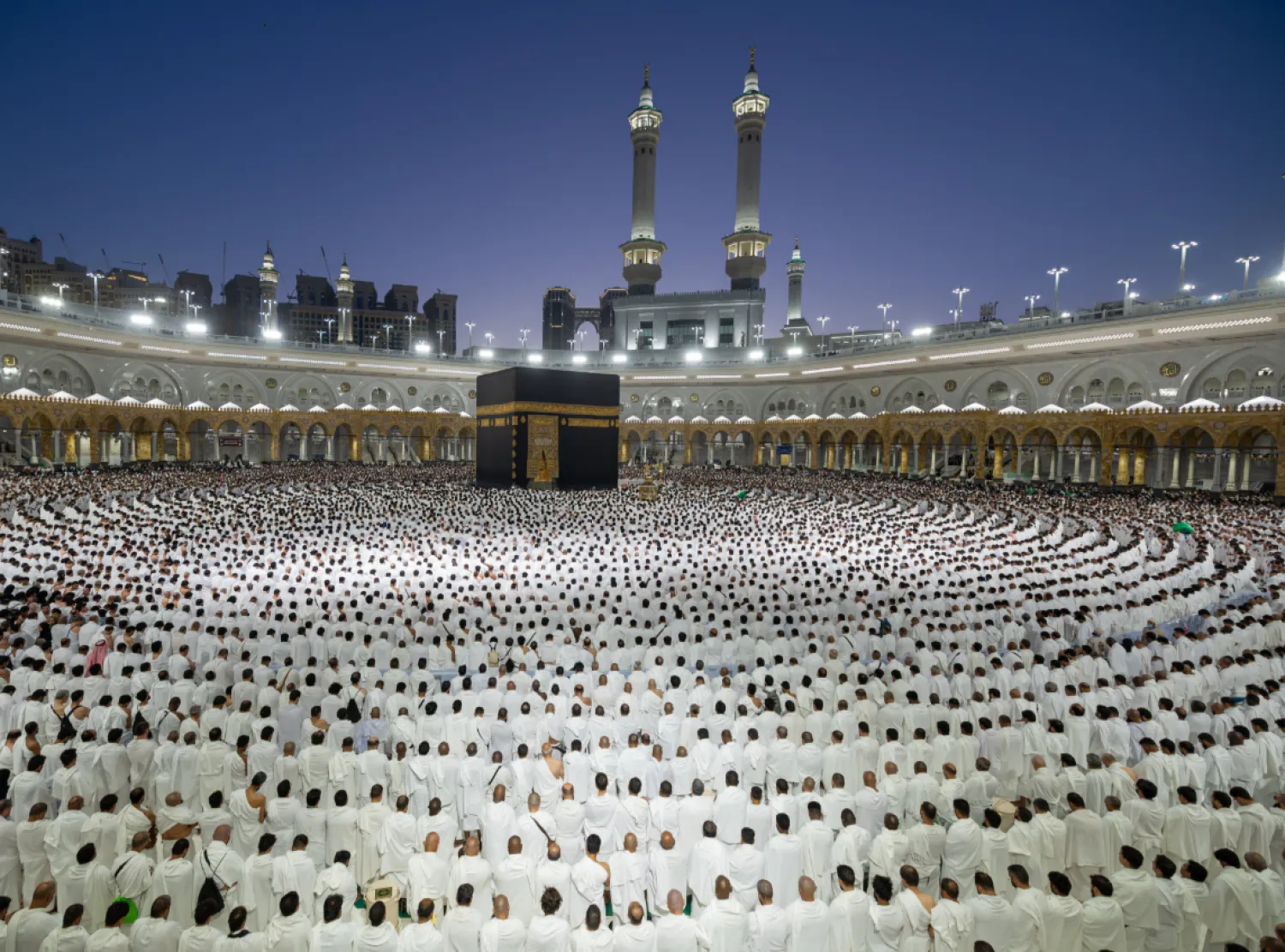 عدد المعتمرين القادمين من الخارج أكثر من مليون معتمر (واس)