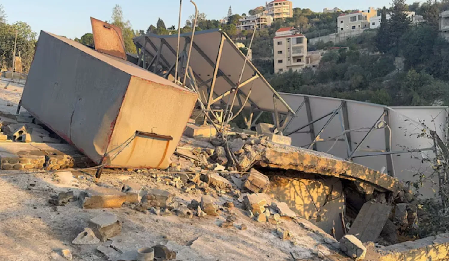 A view of rubble at a damaged site after Israeli strikes following Israeli military's evacuation orders, in Chehour, southern Lebanon November 19, 2025. REUTERS/Ali Hankir 