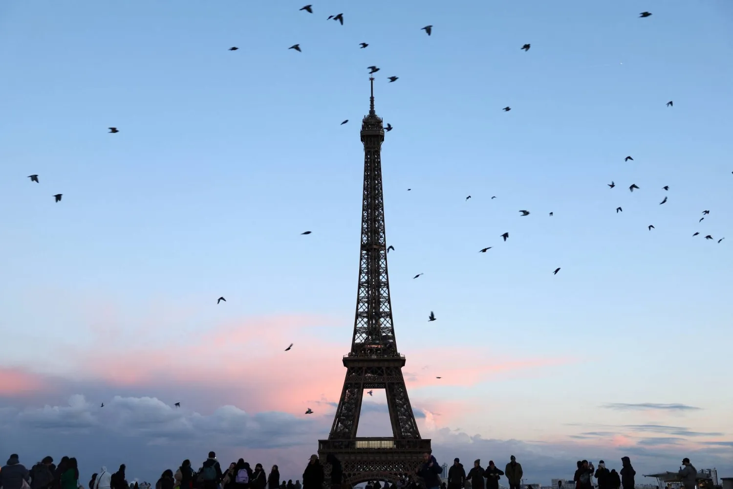 وفد فلسطيني يزور فرنسا بمبادرة من منظمة «أوكسفام» غير الحكومية (رويترز)
