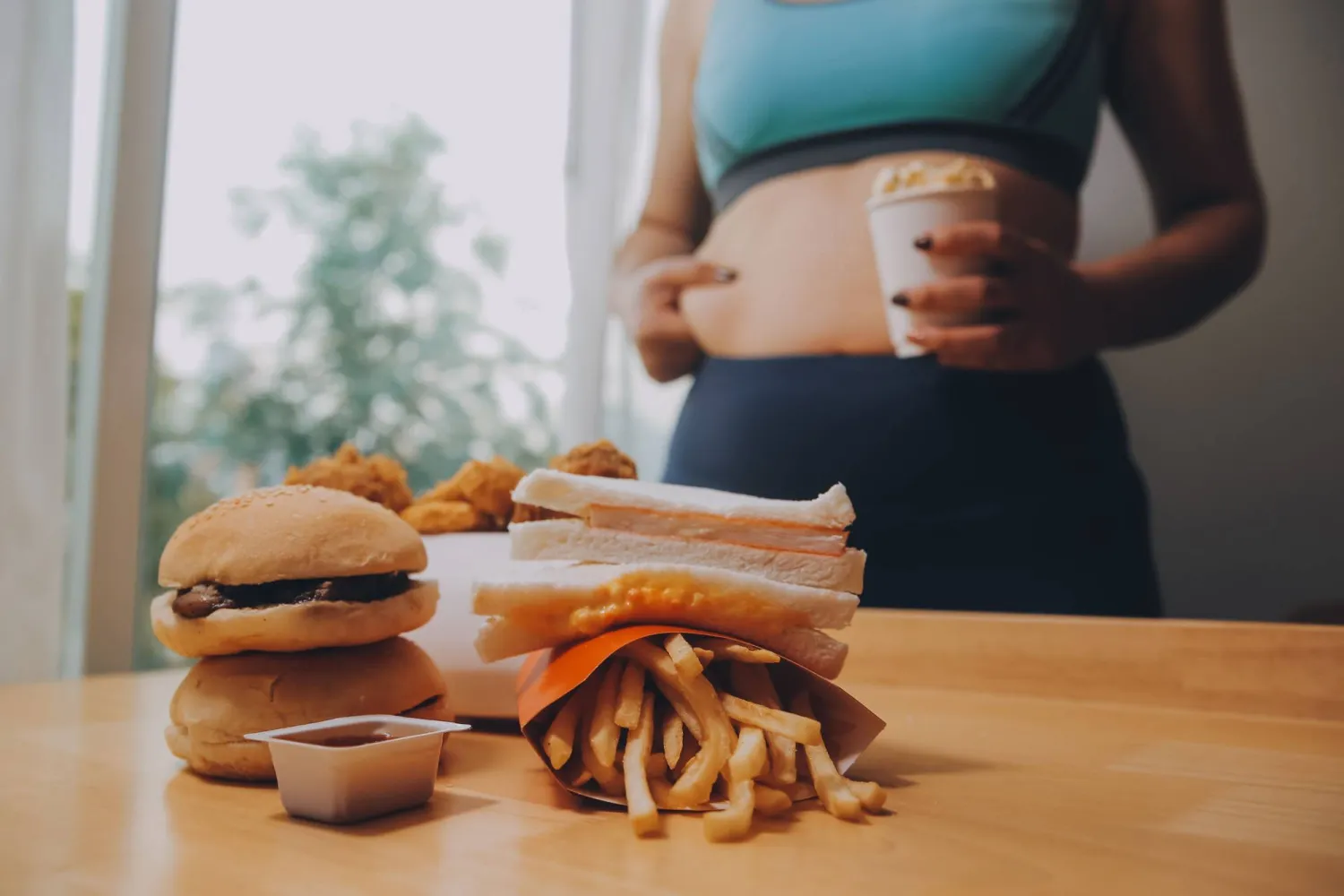 لماذا يصبح تحكم المرأة في وزنها أكثر صعوبة بعد سن الأربعين؟