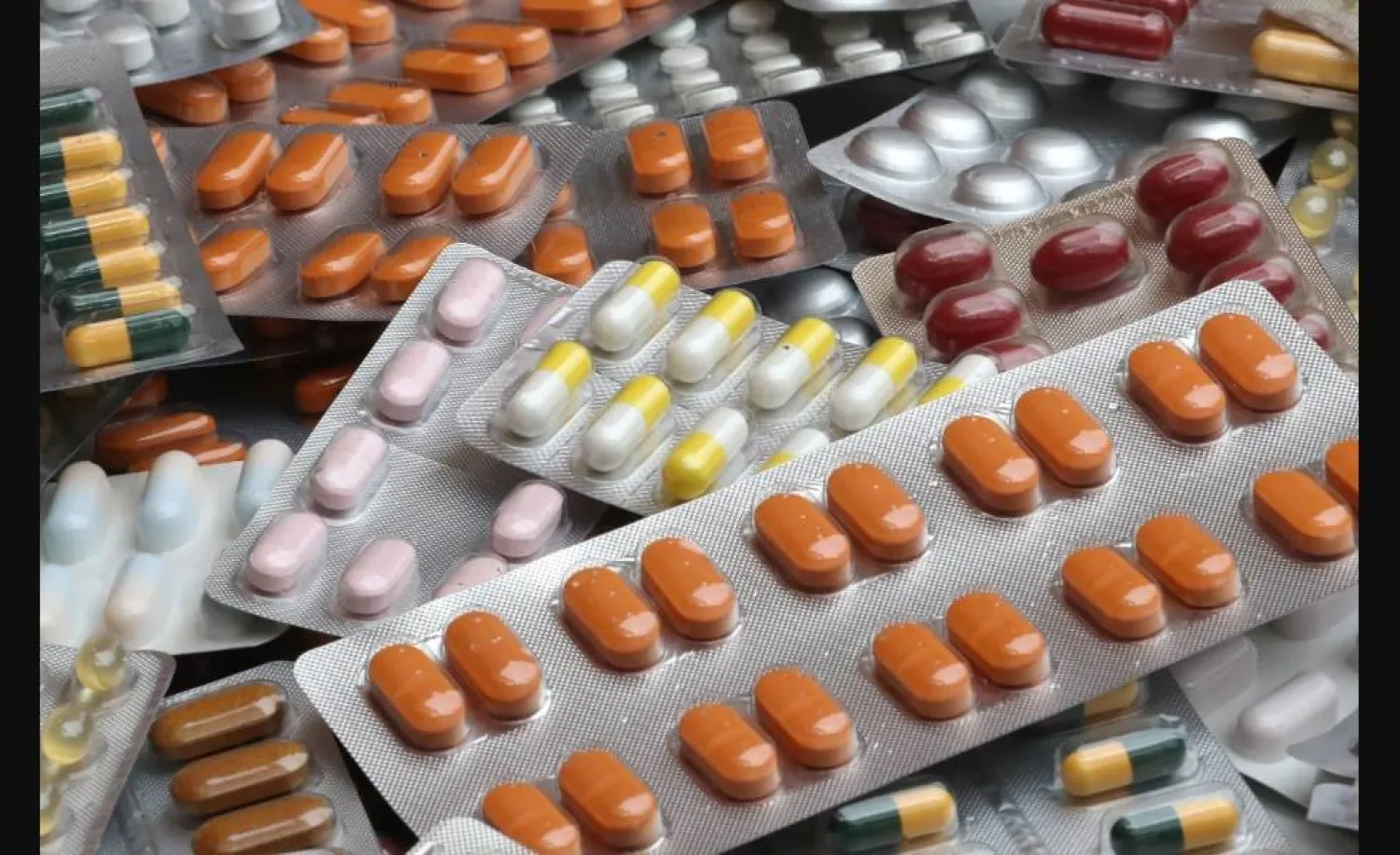 الأدوية المضادة للصرع تعمل على تهدئة نشاط الدماغ وتؤثر على وظائفه الطبيعية (رويترز)