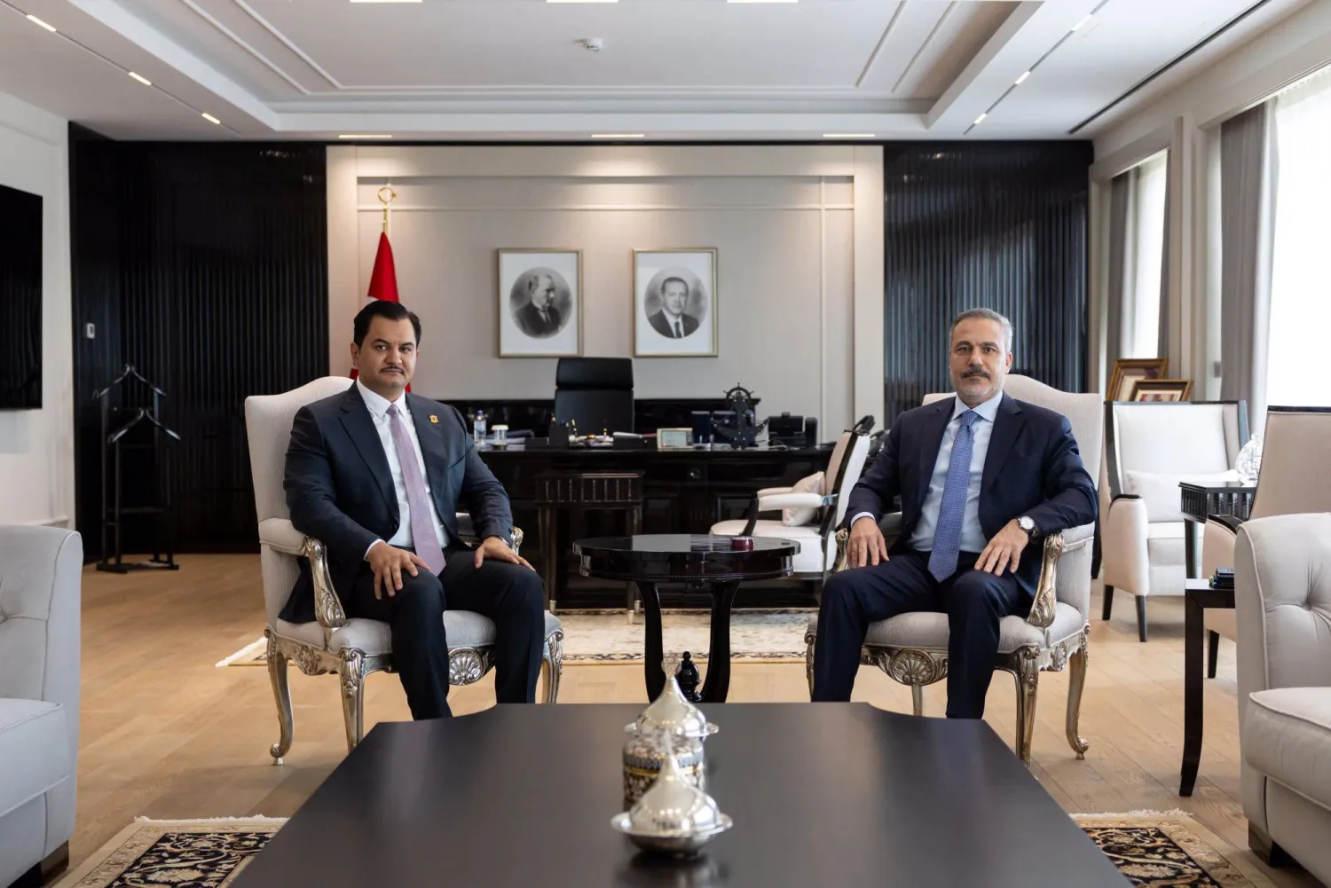 جانب من مباحثات وزير الخارجية التركي ونائب القائد العام للجيش الوطني الليبي صدام حفتر بأنقرة في 2 نوفمبر (وزارة الخارجية التركية - إكس)