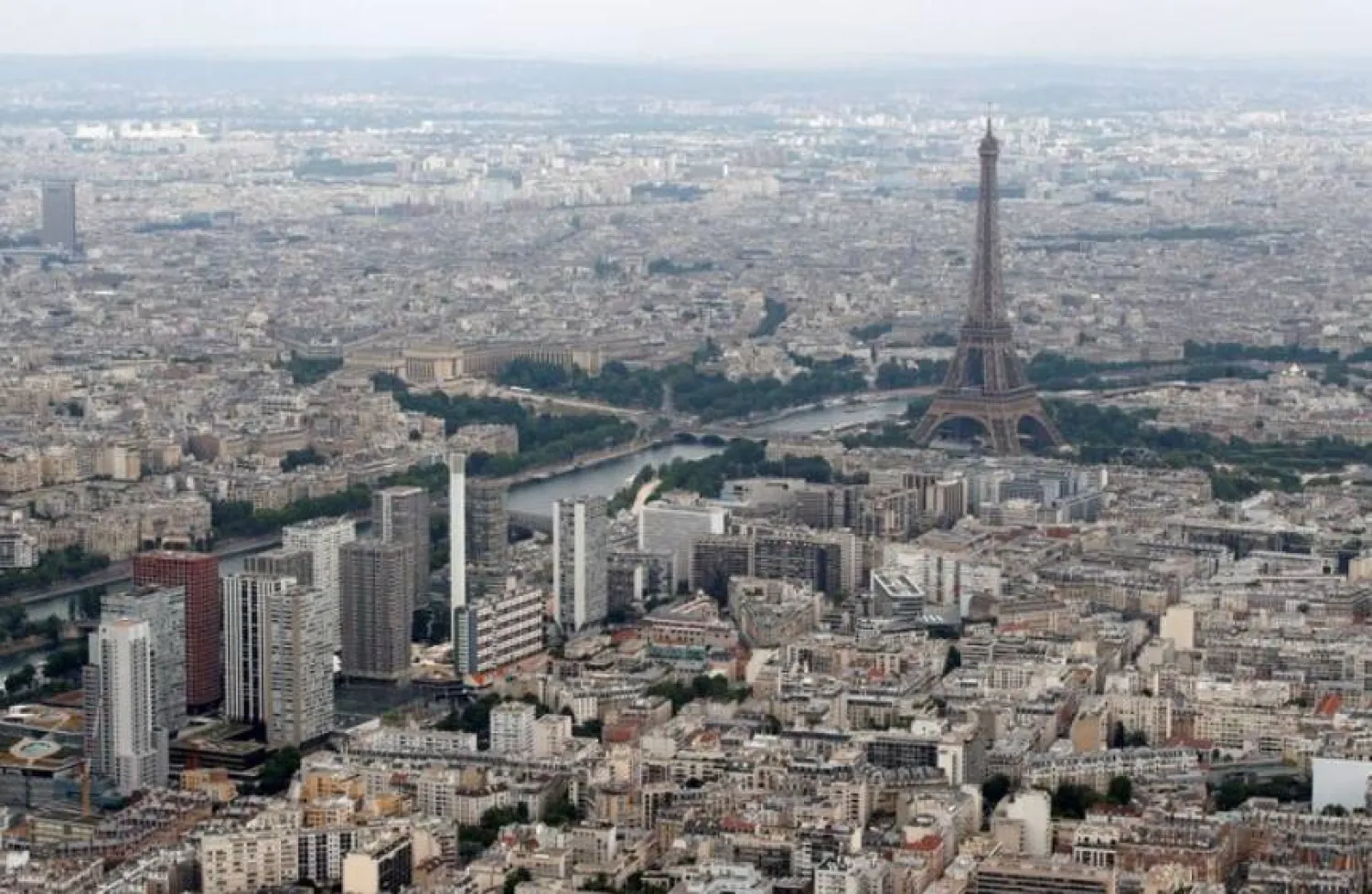 صورة عامة للعاصمة باريس (أرشيفية - رويترز)