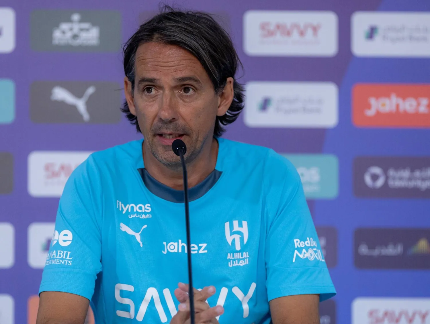 إنزاغي يتحدث خلال المؤتمر الصحافي (موقع النادي)