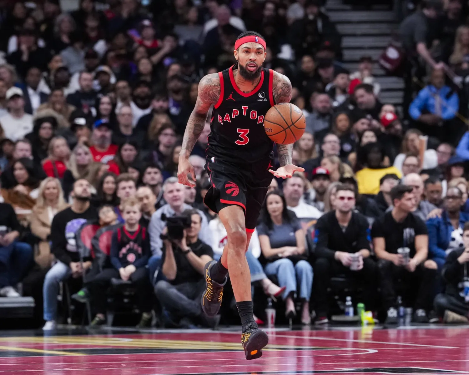 براندون إنغرام تألق في فوز رابتورز على ويزاردز (رويترز)