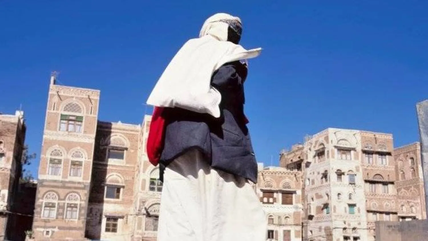 رغم تعافي العملة المحلية لا يزال التضخم يعصف بالقدرة الشرائية لليمنيين (البنك الدولي)