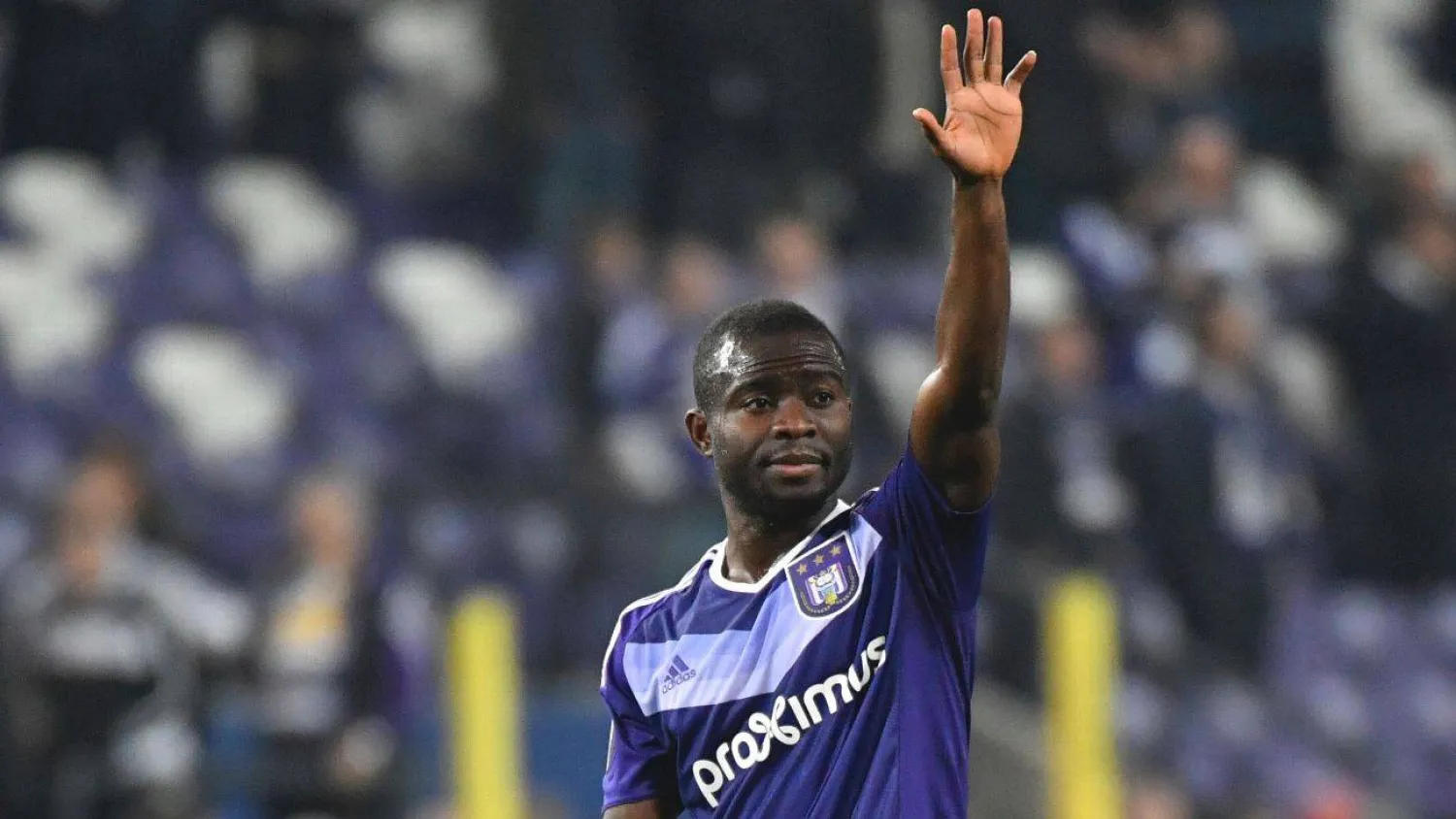 الغاني فرانك أتشيامبونغ (رويترز)