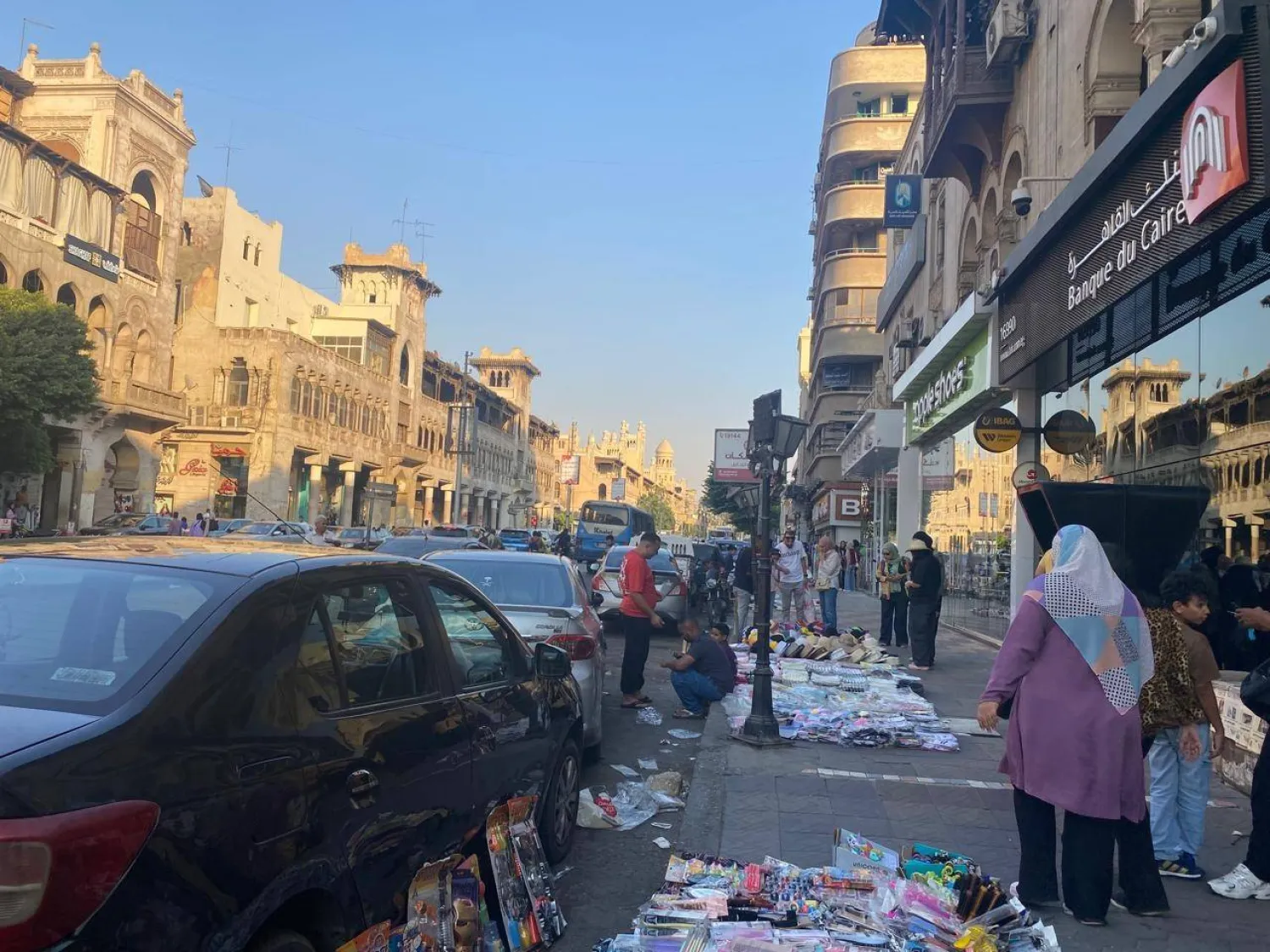 المحلات التجارية والمواقع الإلكترونية تستغل شهر نوفمبر لإغراء المصريين بالشراء (الشرق الأوسط)