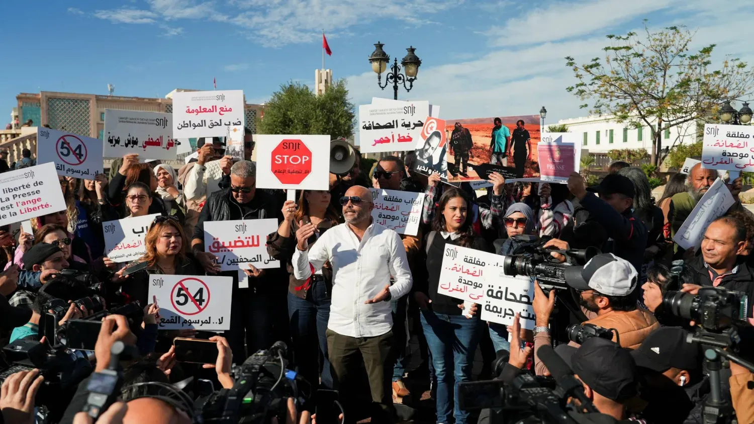 Tunus’ta daha fazla özgürlük ve sosyal adalet talebiyle düzenlenen protesto gösterilerinden bir kare (Reuters)