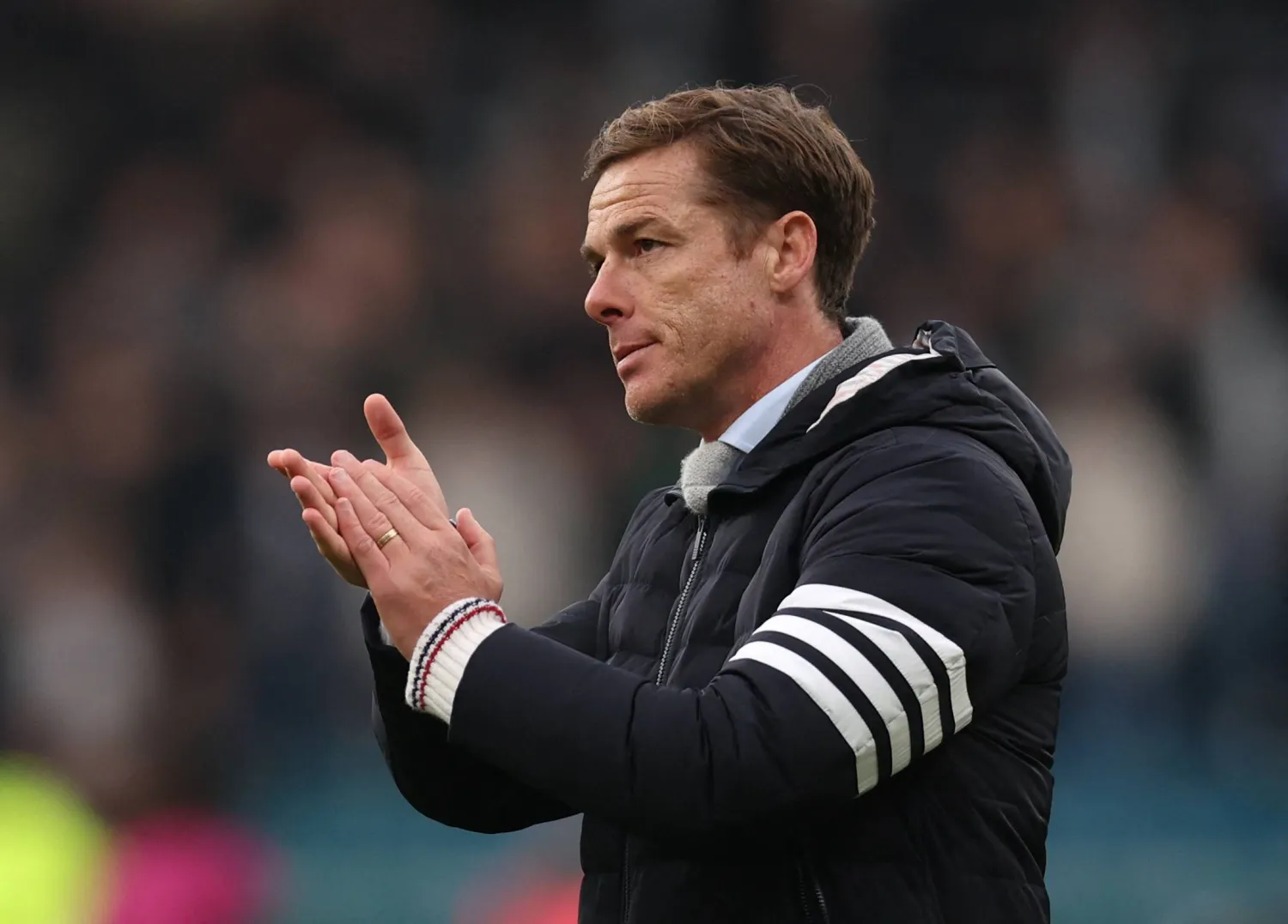 سكوت باركر مدرب بيرنلي (رويترز)