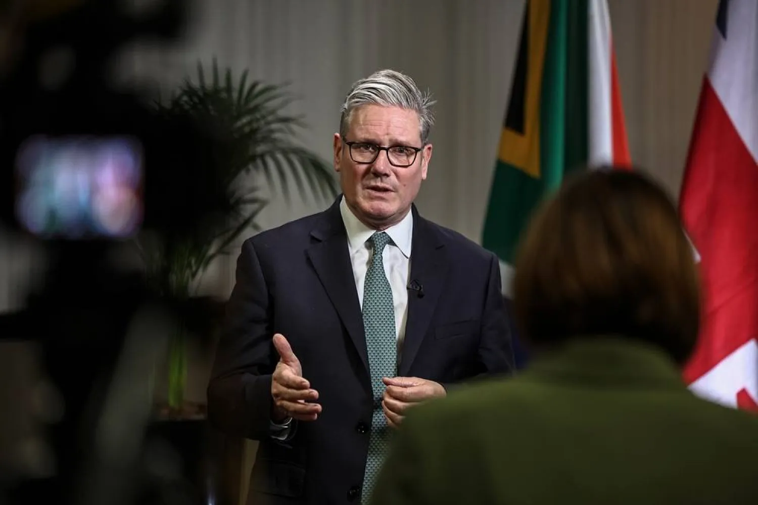  22 November 2025, South Africa, Johannesburg: UK Prime Minister Keir Starmer speaks during an interview with Beth Rigby from Sky News on the sidelines of the G20 Summit in Johannesburg. (dpa)