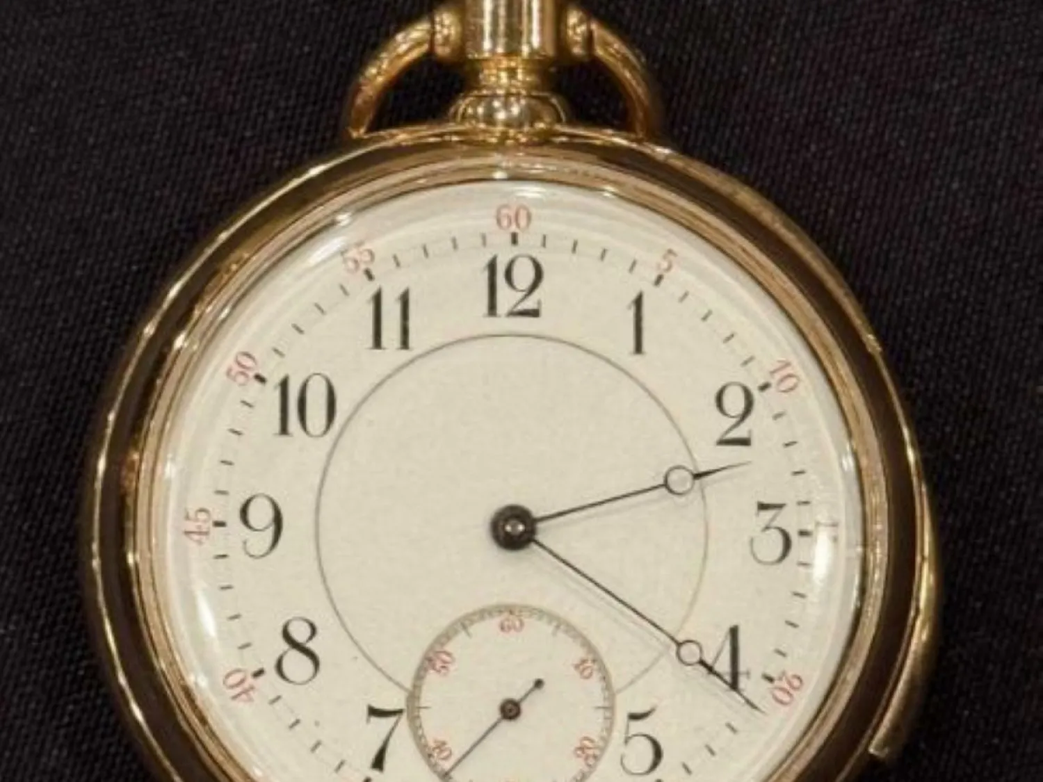 صورة للساعة من الموقع الرسمي لدار مزادات «هنري ألدريدغ آند سان»