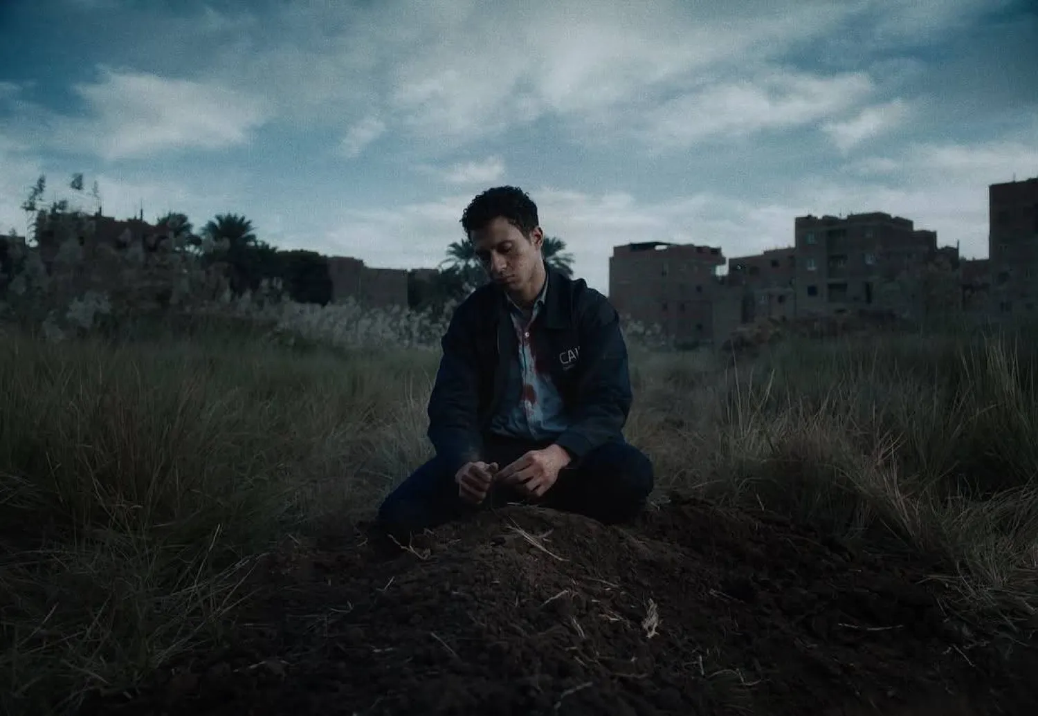 من الفيلم المصري: البحث عن منفذ لخروج السيد رامبو (فيلم كلينك)⁩