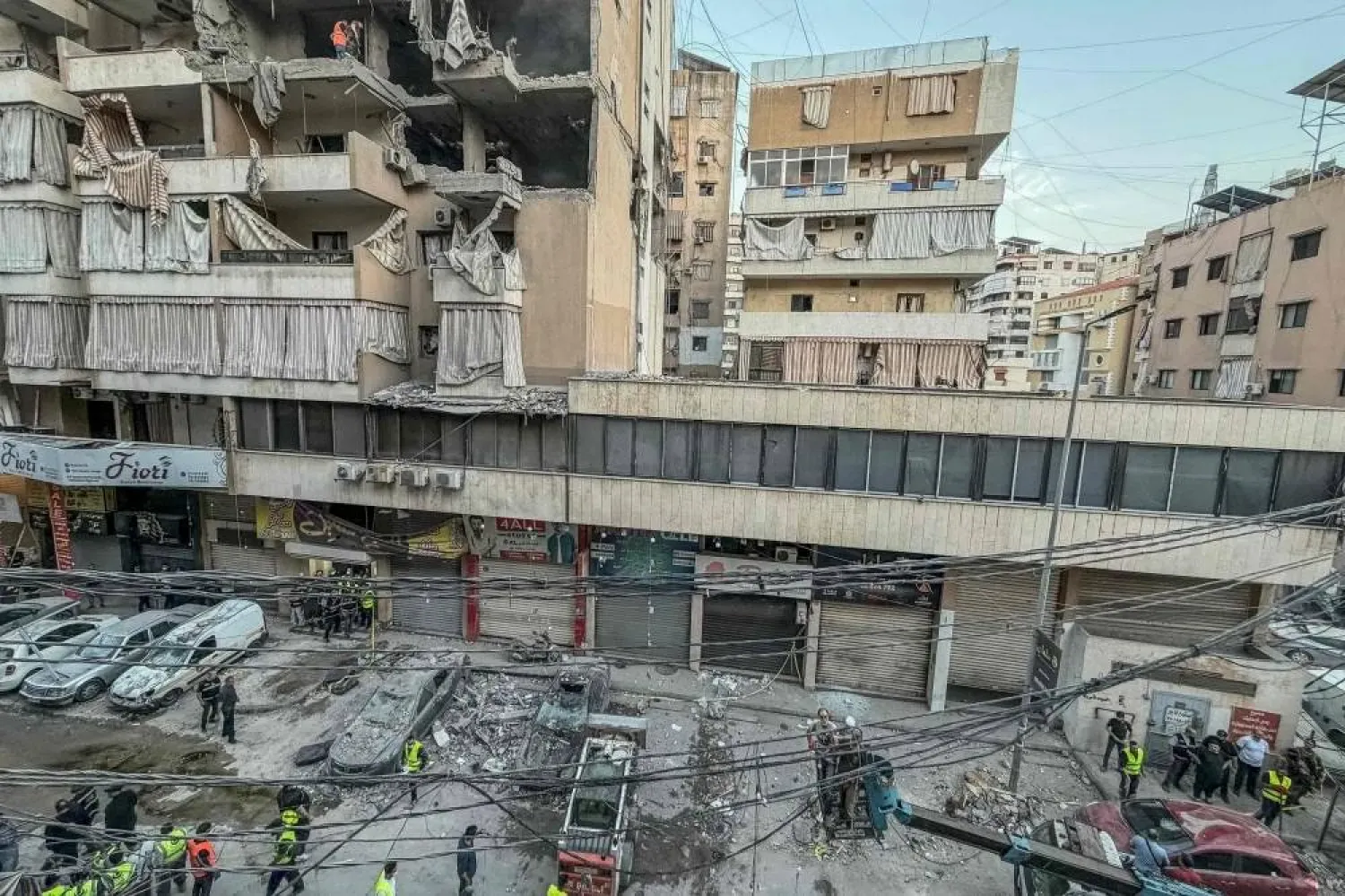 Beyrut’un güney banliyösündeki Harat Hreyk’teki İsrail saldırısının hedef aldığı alan (Şarku’l Avsat)