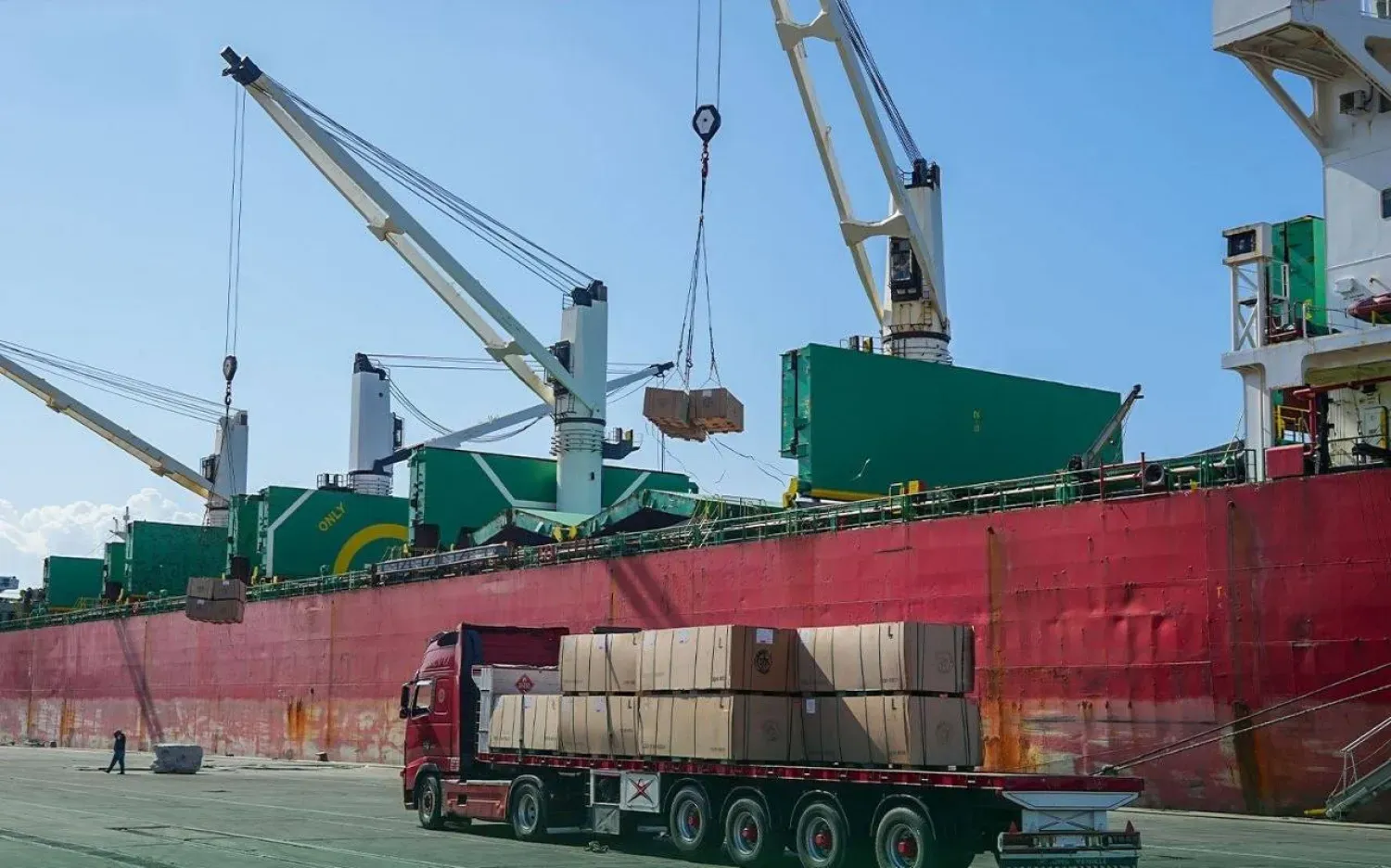 Suriye Limanlar ve Gümrükler Genel Otoritesi, tüm kara ve deniz limanlarındaki çalışmaları yönetir ve düzenler (Suriye Limanlar ve Gümrükler Genel Otoritesi, “X” platformu aracılığıyla)